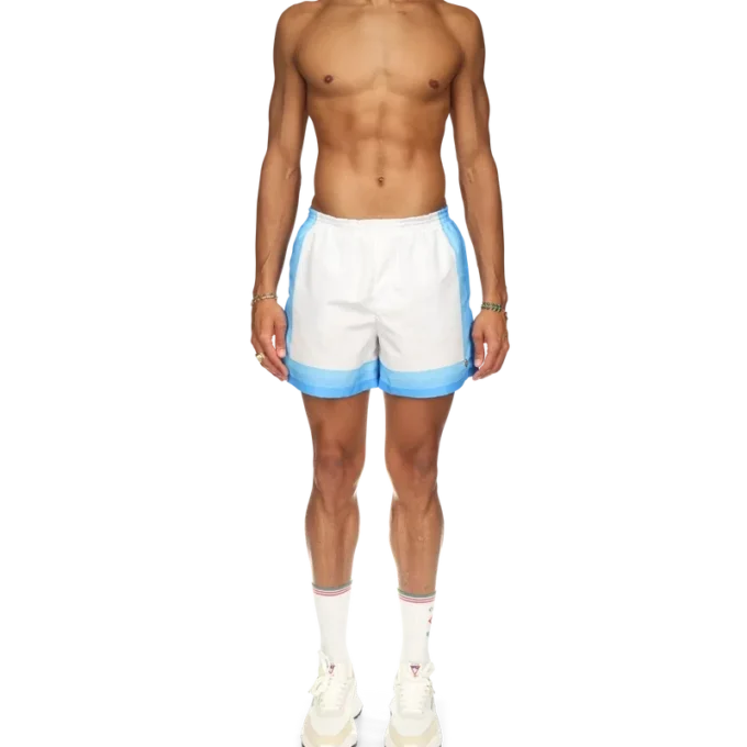 Badehose mit blauem Farbverlauf