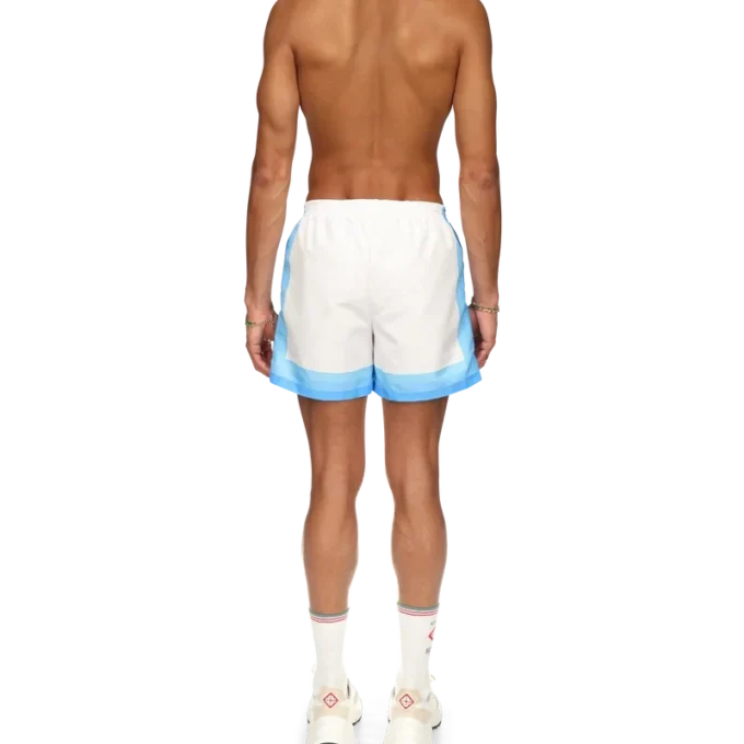 Badehose mit blauem Farbverlauf