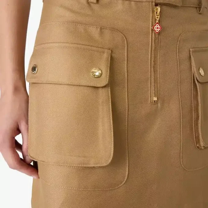 Beiger Baumwoll-Minirock mit Taschen Beiger Baumwoll-Minirock mit Taschen