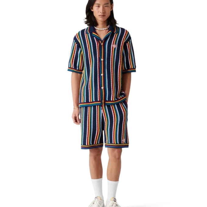 Gehäkeltes Streifenhemd