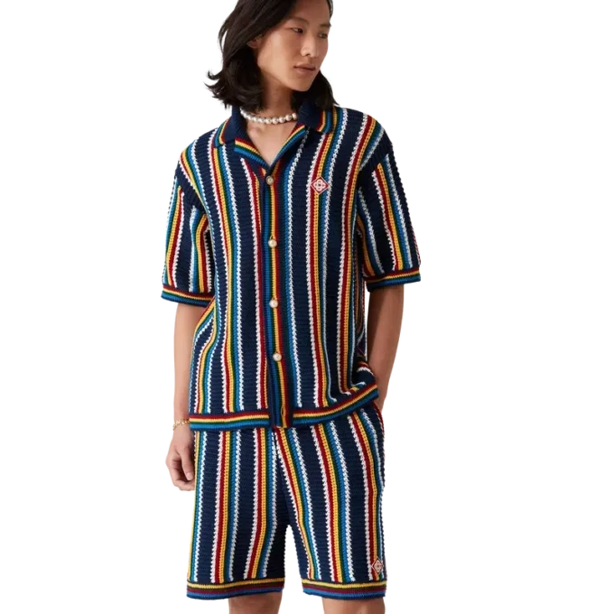 Gehäkeltes Streifenhemd