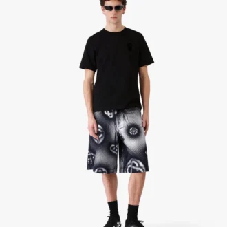 Denim-Shorts mit perlmuttfarbenem Monogramm