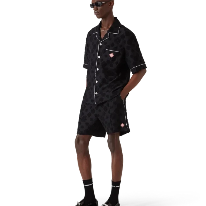 Frottee-Monogramm-Hemd mit kurzen Shorts Frottee-Monogramm-Hemd mit kurzen Shorts