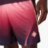 Fußballshorts mit Auberginen-Farbverlauf