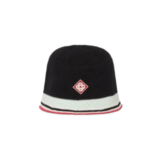 Gestreifte Häkelmütze