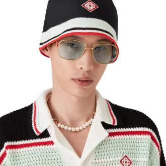 Gestreifte Häkelmütze