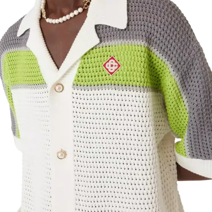 Gestreiftes Häkelhemd Gestreiftes Häkelhemd