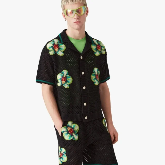 Glitch Orchid besticktes Kurzarm-Häkelhemd Glitch Orchid besticktes Kurzarm-Häkelhemd