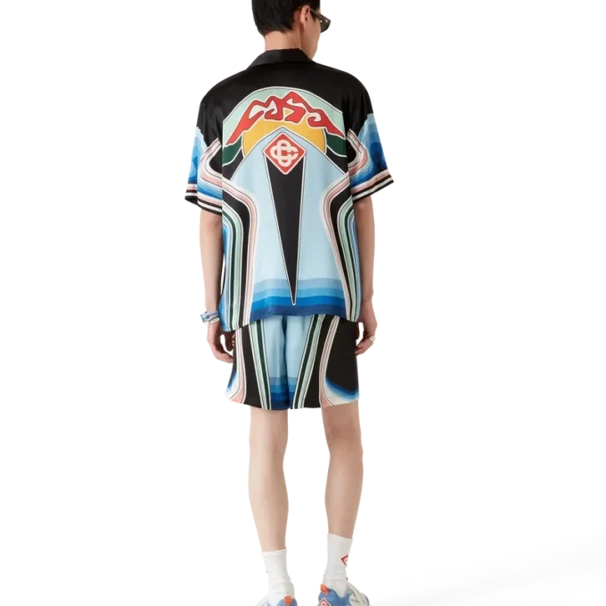 Graphic Mountain Kurzarm-Seidenhemd mit Shorts