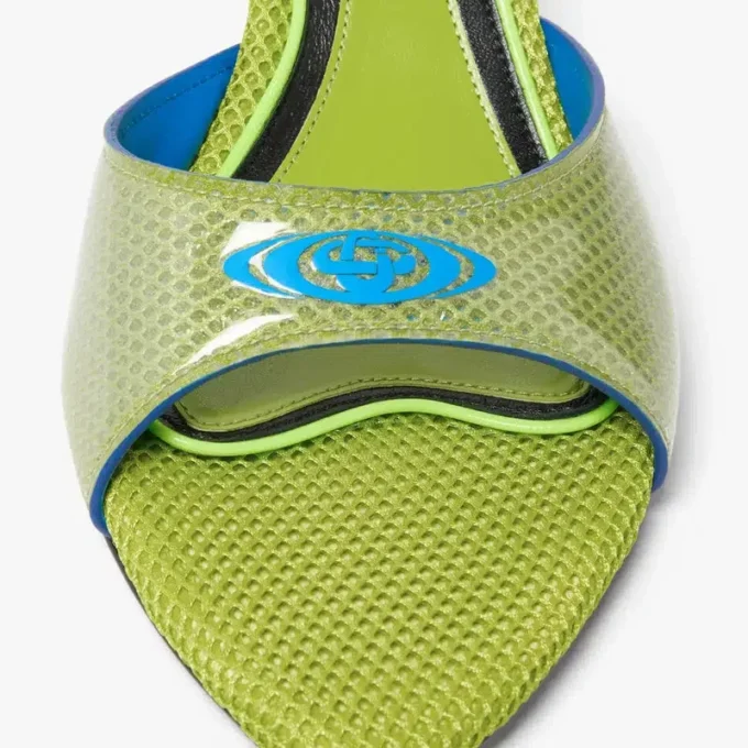 Grüne Mule-Sandalen mit Absatz Grüne Mule-Sandalen mit Absatz