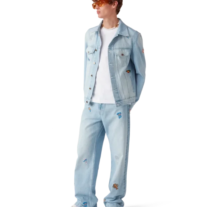 Jeans mit Stickmotiv