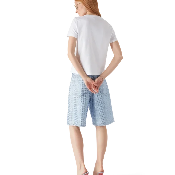 Kristall-Warped-Logo-T-Shirt mit kurzen Shorts und taillierter Passform