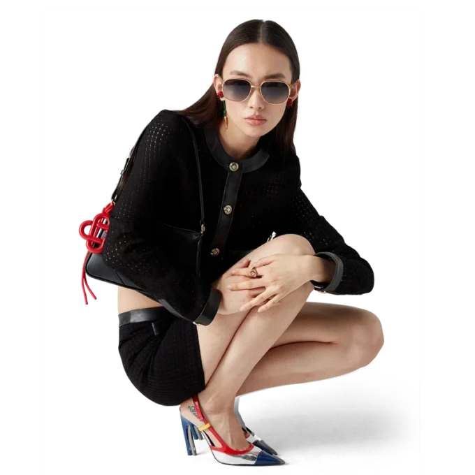 Kurz geschnittene, maßgeschneiderte Jacke mit offenem Gewebe