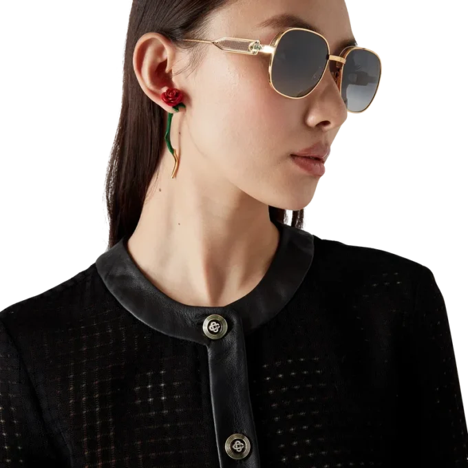 Kurz geschnittene, maßgeschneiderte Jacke mit offenem Gewebe