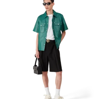 Kurzärmeliges Lederhemd mit Shorts