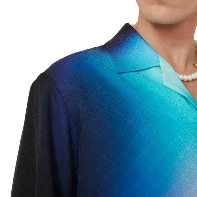 Kurzärmeliges Seidenhemd mit Farbverlauf