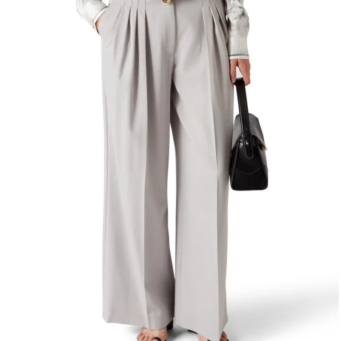 Maßgeschneiderte Hose aus Wolle mit dreifacher Falte