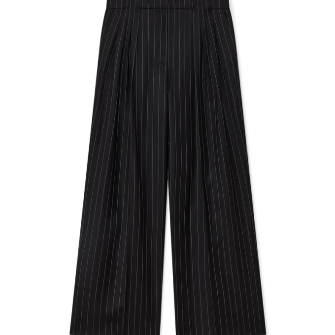 Maßgeschneiderte Hose aus Wolle mit Nadelstreifen und dreifacher Falte
