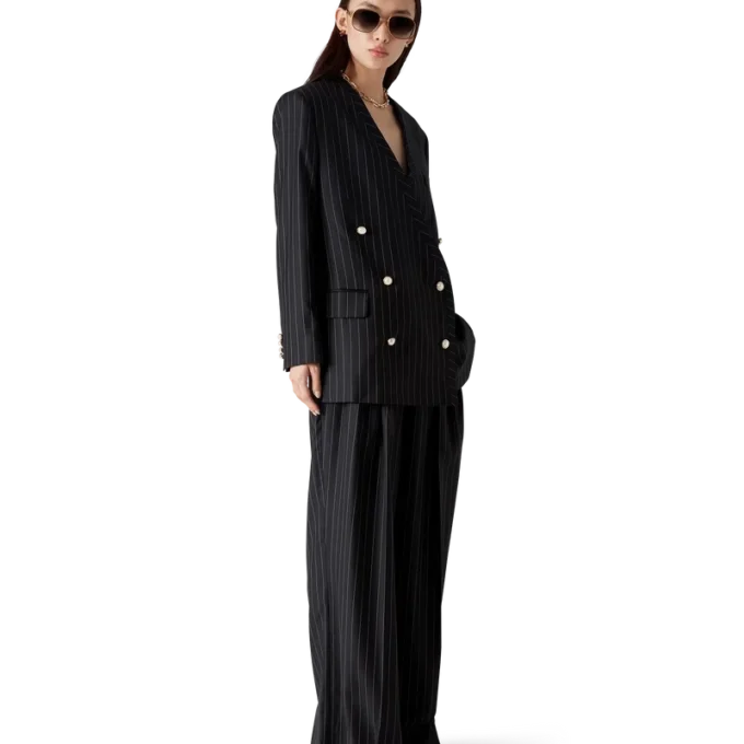 Maßgeschneiderte Hose aus Wolle mit Nadelstreifen und dreifacher Falte