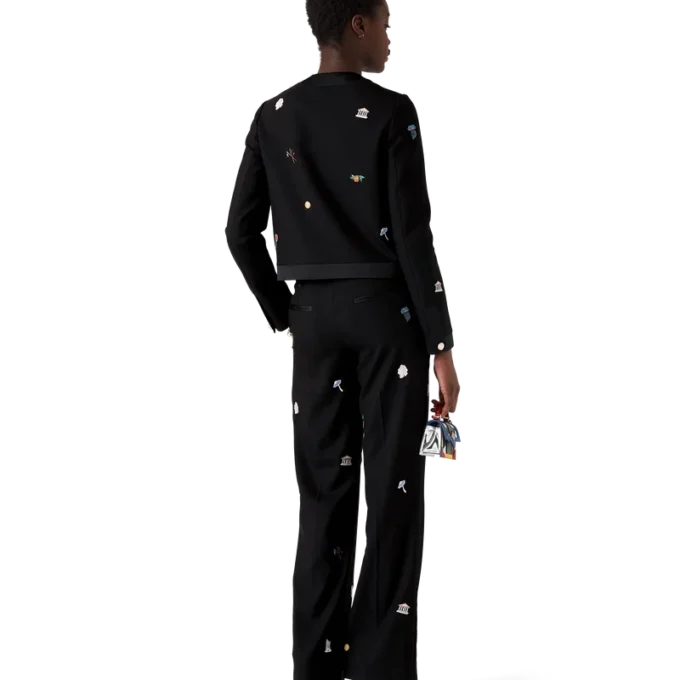 Maßgeschneiderte Wollhose mit gesticktem Motiv