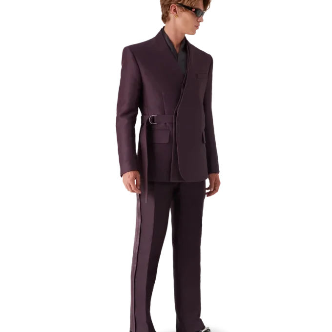 Maßgeschneiderte Wickeljacke aus Woll-Seiden-Mischung Maßgeschneiderte Wickeljacke aus Woll-Seiden-Mischung