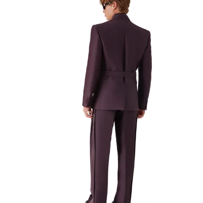 Maßgeschneiderte Wickeljacke aus Woll-Seiden-Mischung Maßgeschneiderte Wickeljacke aus Woll-Seiden-Mischung