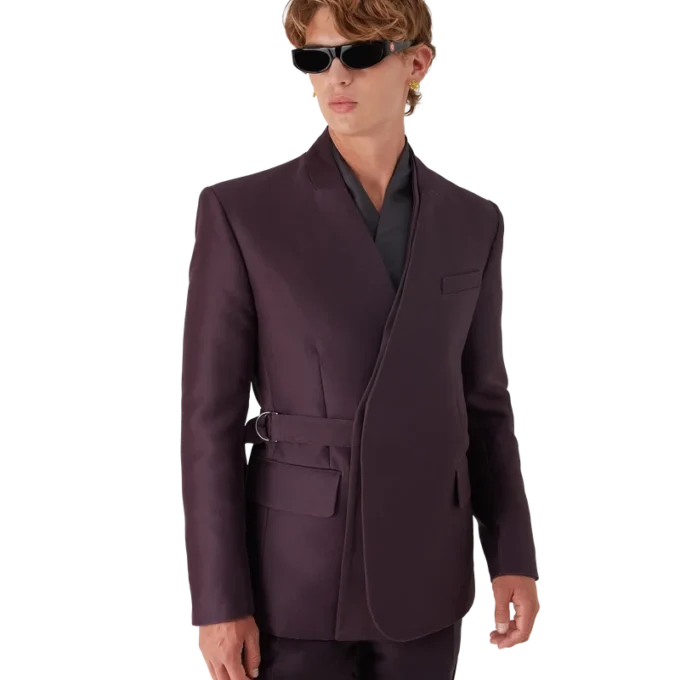 Maßgeschneiderte Wickeljacke aus Woll-Seiden-Mischung Maßgeschneiderte Wickeljacke aus Woll-Seiden-Mischung