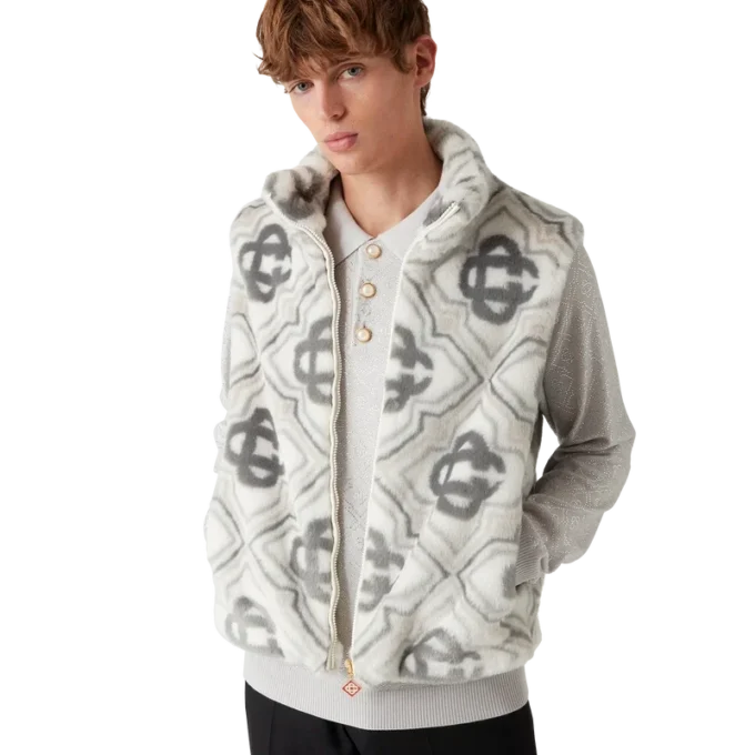 Monogramm-Weste aus Kunstfell