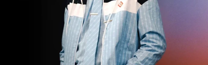 Nylon-Trainingsjacke mit Nadelstreifen und Lorbeerblatt