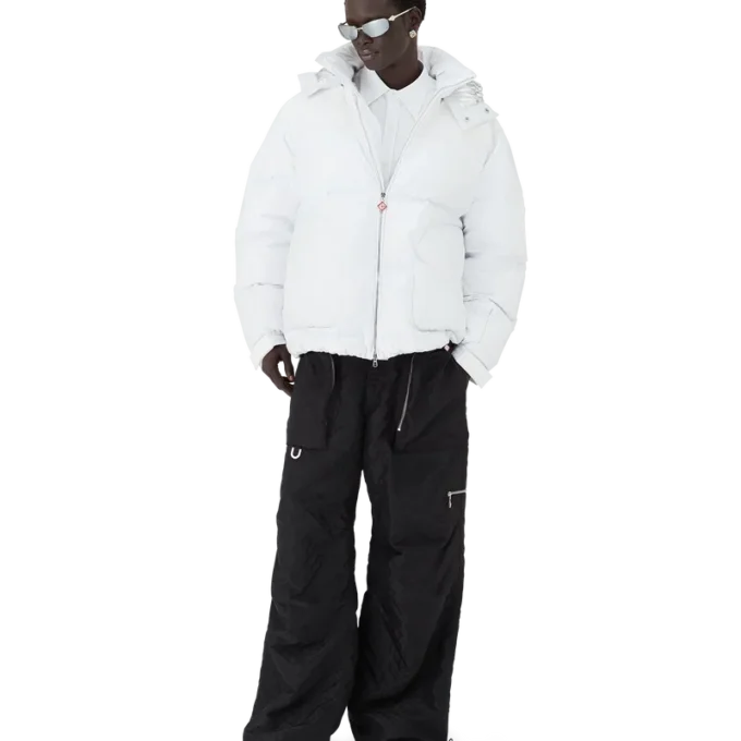 Nylon- und Ripstop-Daunenjacke Nylon- und Ripstop-Daunenjacke