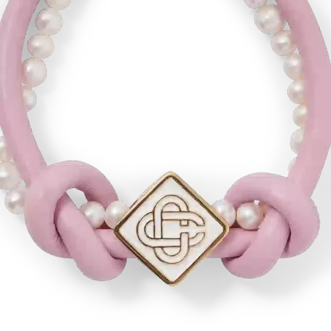 Rosa Perlenarmband mit Knoten