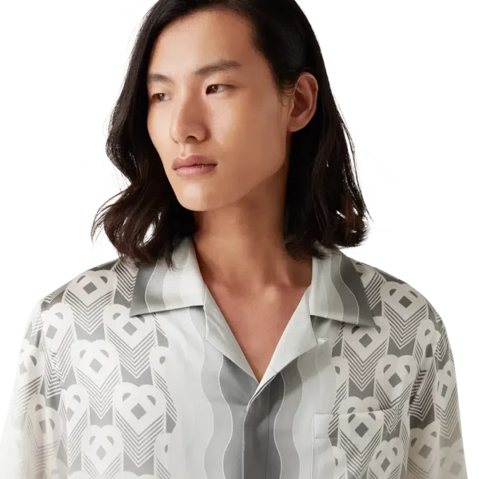 Seidenhemd mit Herz-Monogramm in Farbverlauf