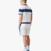Weiß-blau gestreiftes Mesh-Poloshirt mit kurzen Shorts