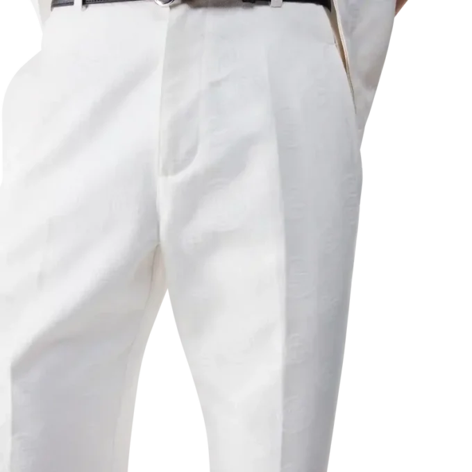 Weiße Chino-Hose mit Monogramm